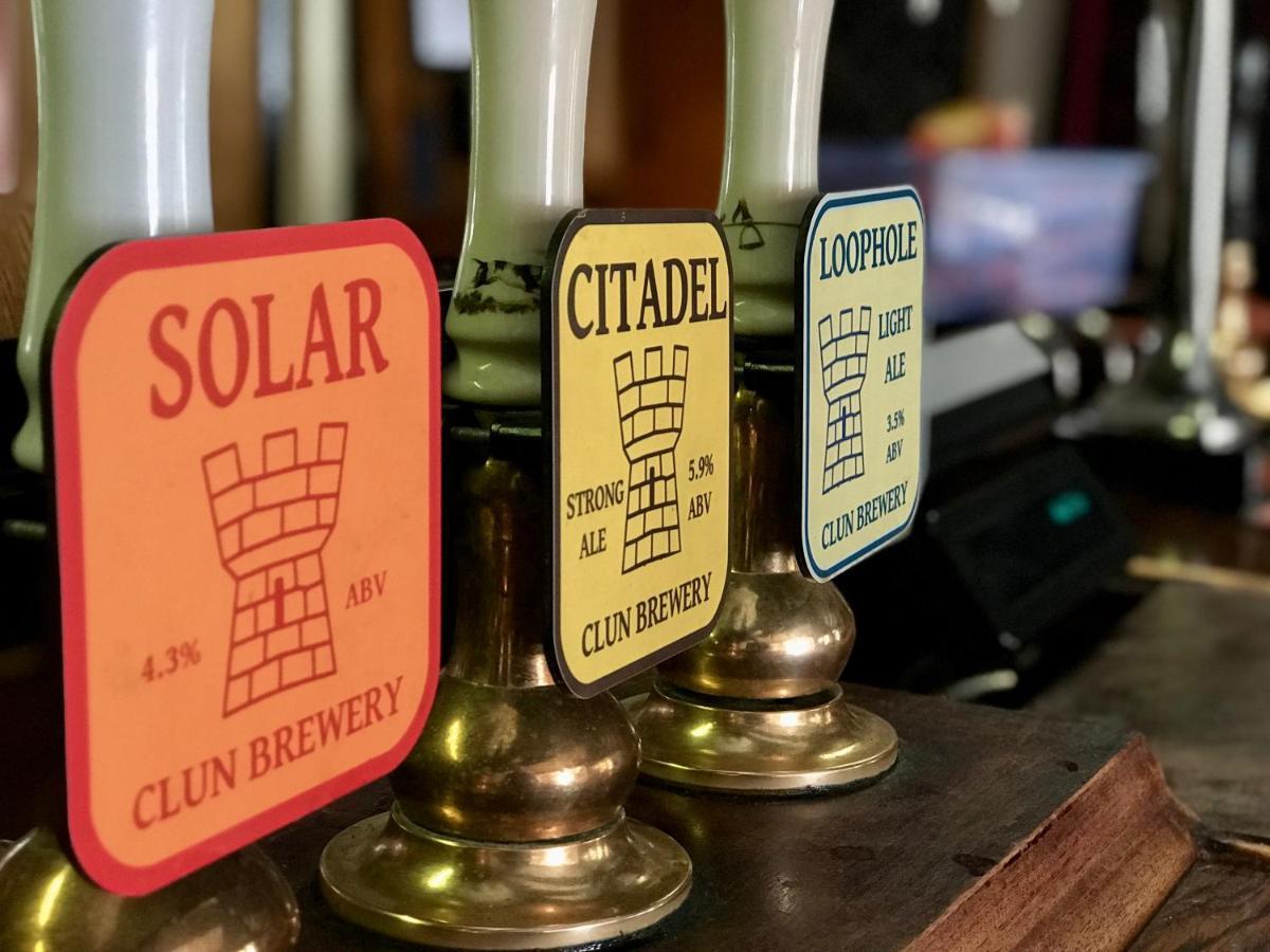 The White Horse Inn, Clun Bagian luar foto