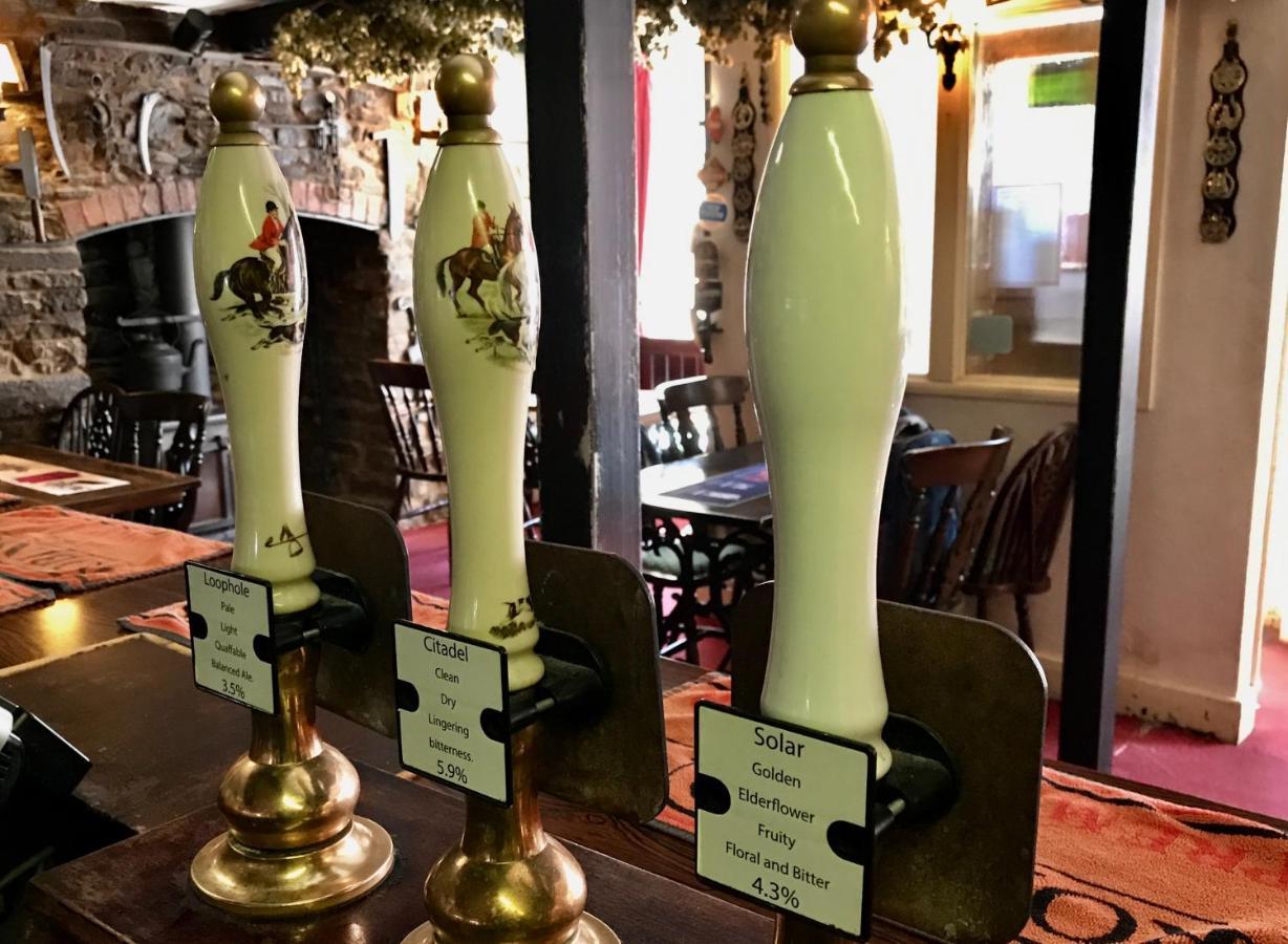 The White Horse Inn, Clun Bagian luar foto
