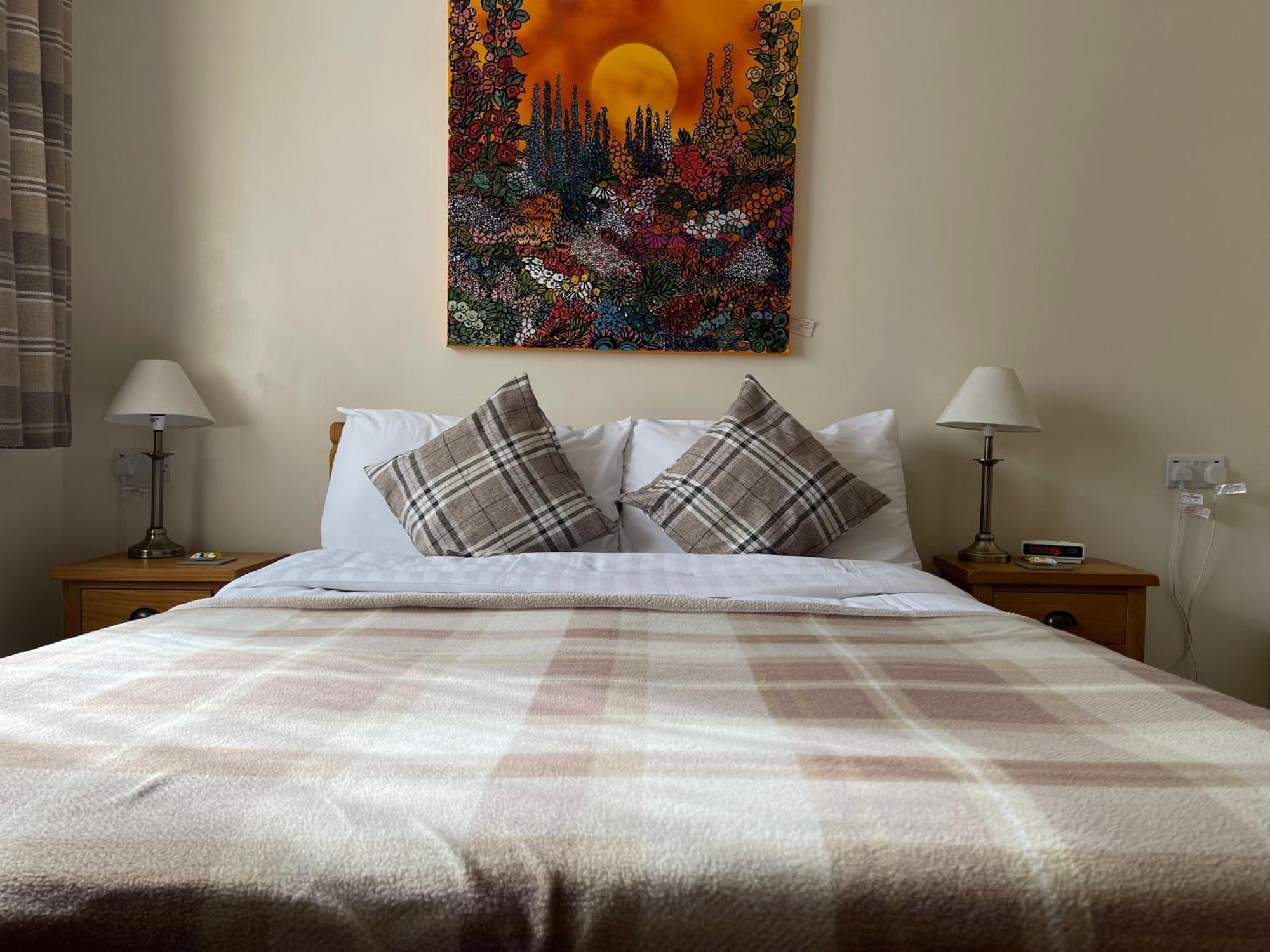 The White Horse Inn, Clun Bagian luar foto